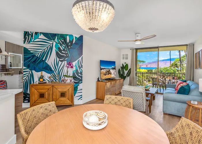 Hip Hawaiian Oceanfront Vistas