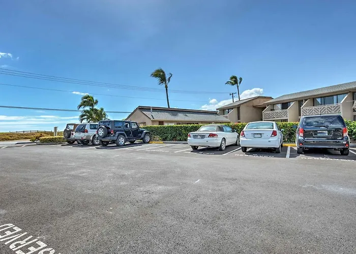 Ocean-View Kihei Condo W/ Pool Access!
